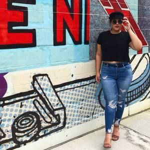 Meet your Posher, Lauren